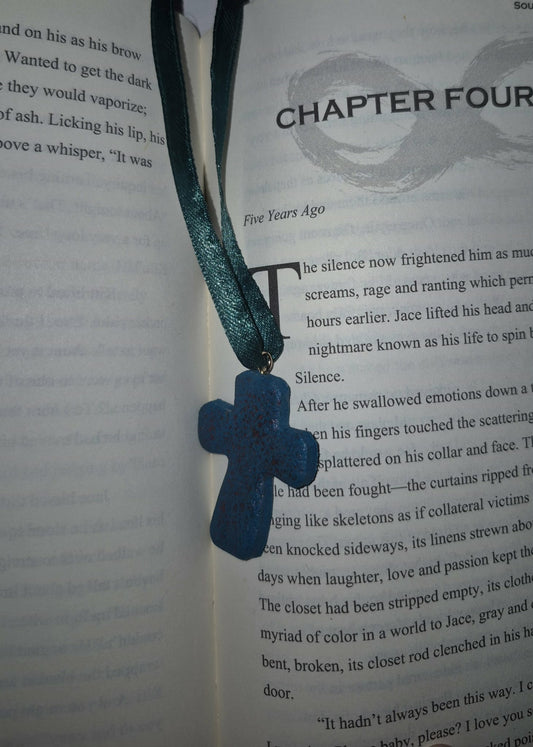 Imperfection cross bookmark (1 count)