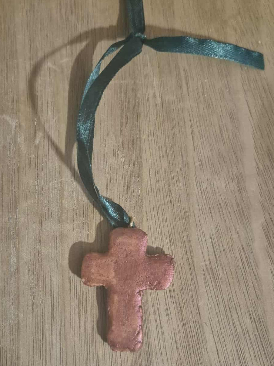 Imperfection cross ornament (1 count)