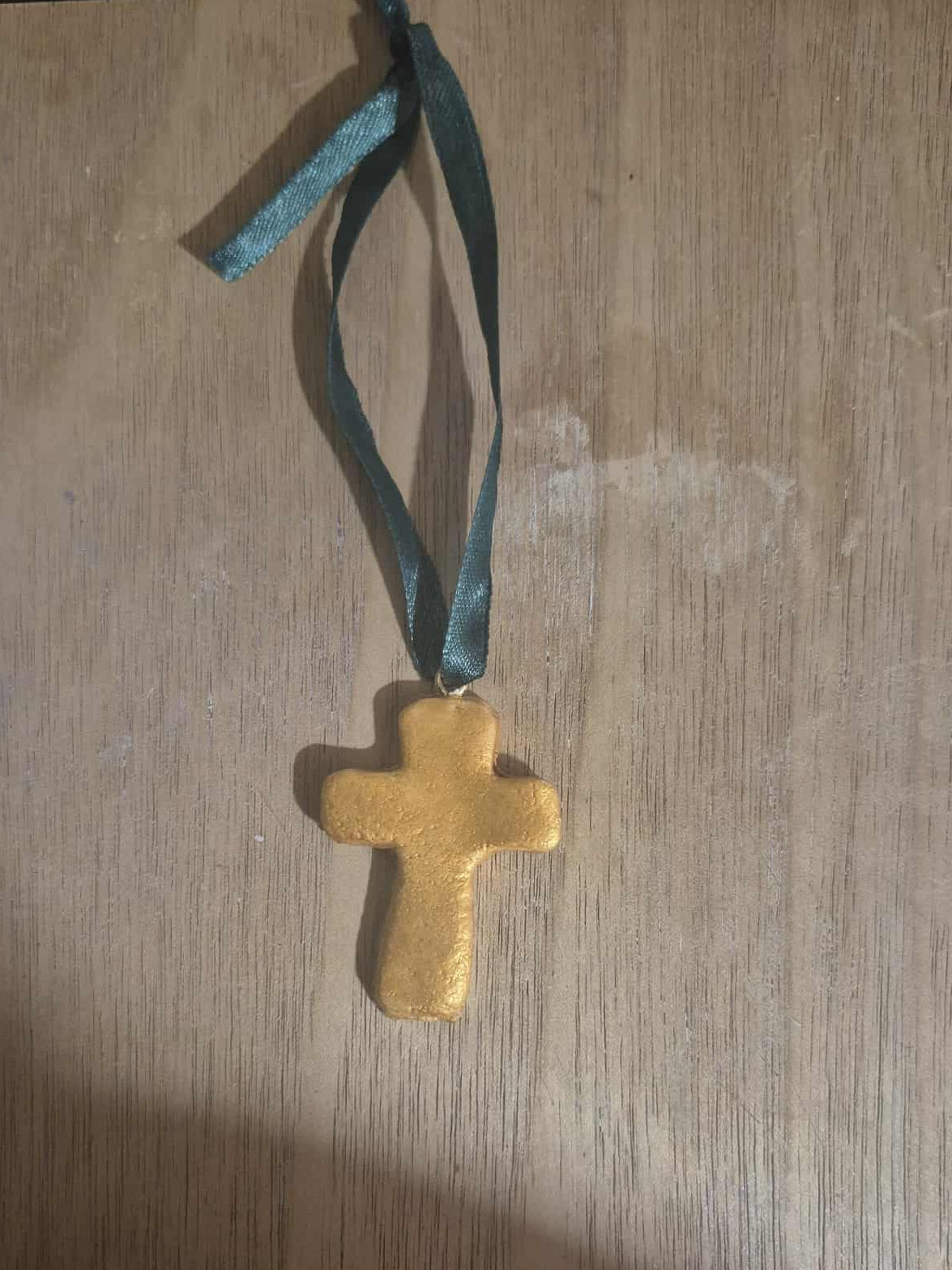 Imperfection cross ornament (1 count)
