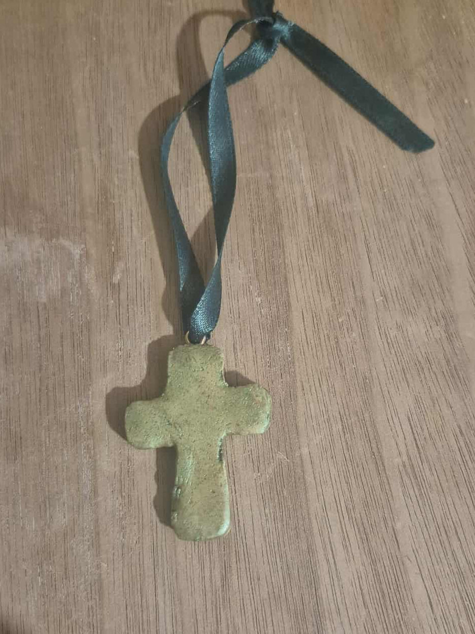 Imperfection cross ornament (1 count)