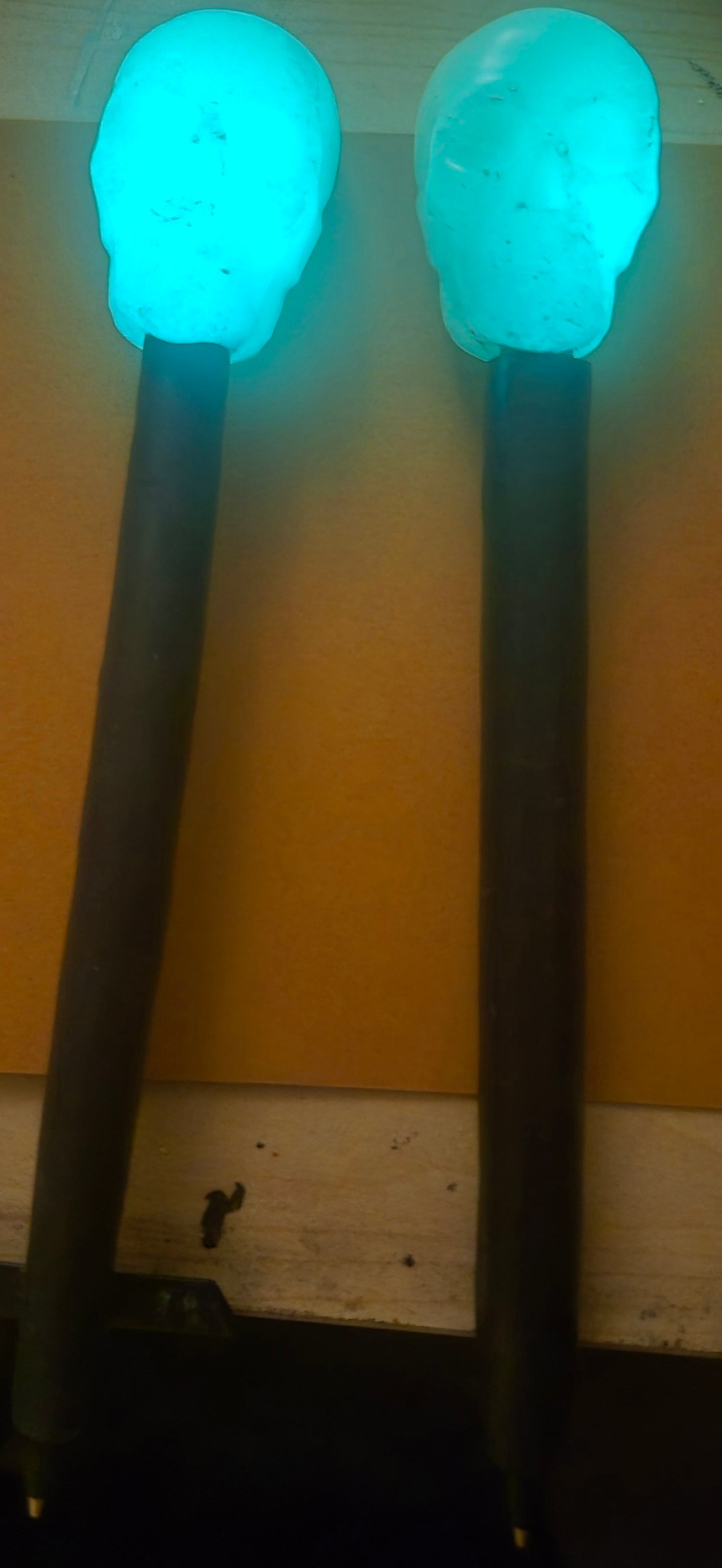 Glow in the dark pens (2 count)