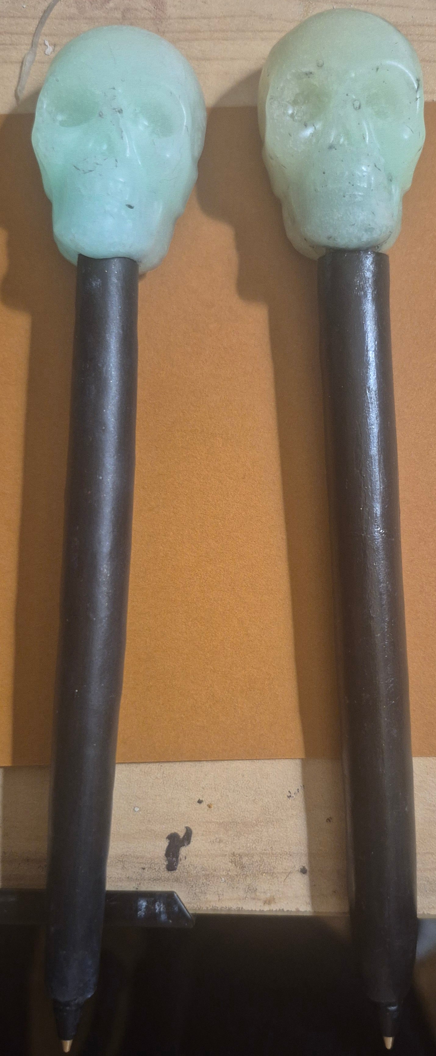 Glow in the dark pens (2 count)