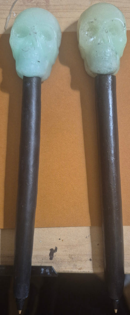 Glow in the dark pens (2 count)